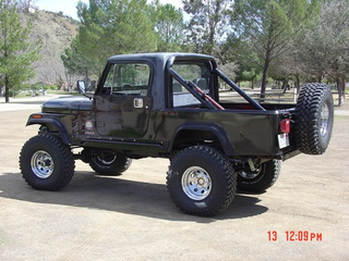 Illustration for article titled Car bucket list, vol. 1: Jeep CJ-8 Scrambler